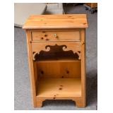 Thomasville Pine Nightstand/ Side Table
