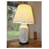 Table Lamp Floral Lattice Design