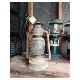 Vintage No. 2 D- Lite Lantern