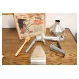 Vintage Garden Way Country Kitchen Squeezo Straine