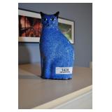 Blue Sitting Cat, Cracked Head.