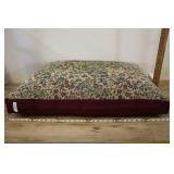 Cuddletown Fluffy Dog Bed, Floral Burgunday 35"