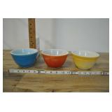 Vintage Pyrex Colored Mixing Bowls, 5"