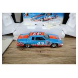 Richard Petty, #43 200th Win Pontiac, 1:24-scale