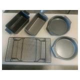 Assorted Baking Pans Loaf Pans Cooling Rack 6 Pcs