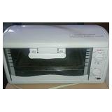 Sunbeam White Toaster Oven 15.5 X 10 Inches