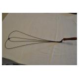 Blanket Beater Heart Shaped, Offset Wood Handle
