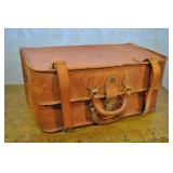 Vintage Val A Pak Leather Bag. 24x16x10 Inches