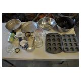 Kitchen Gear - Pans Apple Slicer, Baking Pans, Cup