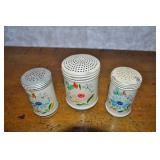 Handpainted Vtg Tin Spice Shakers, Set Of 3, 3.5"