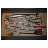 Craftsman Tools, Assorted Wrenches & Screwdrivers Craftsman Tools, Assorted Wrenches & Screwdrivers