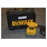 Dewalt Palm Grip Sander In Case