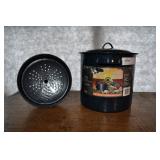 Enamelware 16 Qt Cook Pot With Lid And Tray Enamelware 16 Qt Cook Pot With Lid And Tray