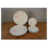 Plates, Couture Fine China, " Pretty Bouquet " Plates, Couture Fine China, " Pretty Bouquet "