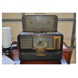 Zenith Wave Magnet Trans- Oceanic Portable Radio Zenith Wave Magnet Trans- Oceanic Portable Radio