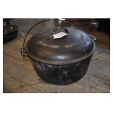 Griswold Number 11 Tite-top Dutch Oven. 15x9" Griswold Number 11 Tite-top Dutch Oven. 15x9"