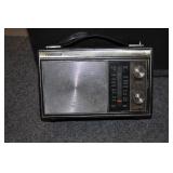 Real Tone Solid State Battery Electric Radio, Vtg Real Tone Solid State Battery Electric Radio, Vtg