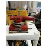 Makita dual action finishing sander model m9 0 3