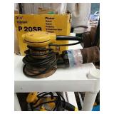 Dewalt random orbit palm sander DW 421