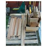 Assorted wood on this pallet. Mahogany.