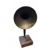 Modern Decorative Gramophone Speaker