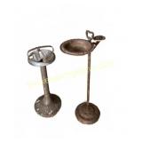 2 Vintage metal ashtrays