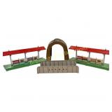 Vintage Lionel O Gauge Platforms & Bridge Lot