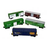 Lot of Five O Gauge Lionel Boxcars