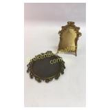 2 Metal Frames