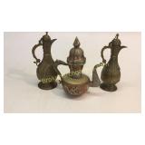 3 Teapots