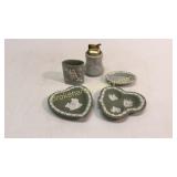 2 Pieces Wedgwood, 3 Piece Stangle Smoke Set