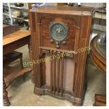 Zenith Upright Radio