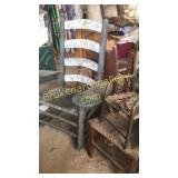 5 Chairs, Drying Rack