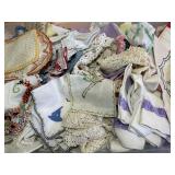 Vintage linens doilies (137+)