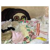 VINTAGE LINENS, vintage  DOILIES (134+)