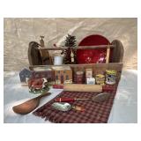 PRIMITIVE KITCHENWARE FARMHOUSE, RED
