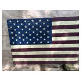 WOODEN AMERICAN FLAG WALL HANG