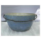 ROSEVILLE STONEWARE BOWL W/BAIL HANDLE