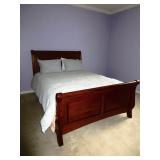 Queen sleigh bed w/6 slider drawers
