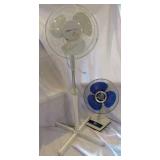 Lot of 2-Fans