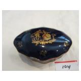 Limoges porcelain ring box Limoges porcelain ring box