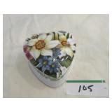 Heart shaped ceramic ring box Heart shaped ceramic ring box