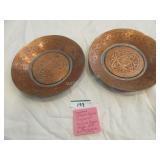 2 Syrian copper trays with engraved design 2 Syrian copper trays with engraved design