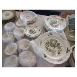 Wedgwood Mandarin china service: 8 dinner plates,