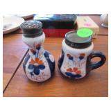 Victorian Chinese Imari individual salt shaker and Victorian Chinese Imari individual salt shaker and