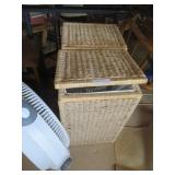 2 woven laundry baskets, gripper