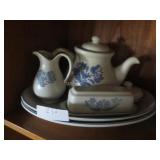 Pfaltzgraff Yorktown 2 serving plates, syrup, tea-