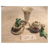 2 Port Merion ornaments, Wedgwood bud vase