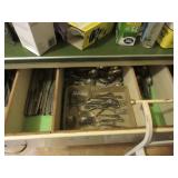 Contents 3 drawers: Community plate flatware,