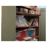 Shlef lots: psychology journals, vintage typewritr